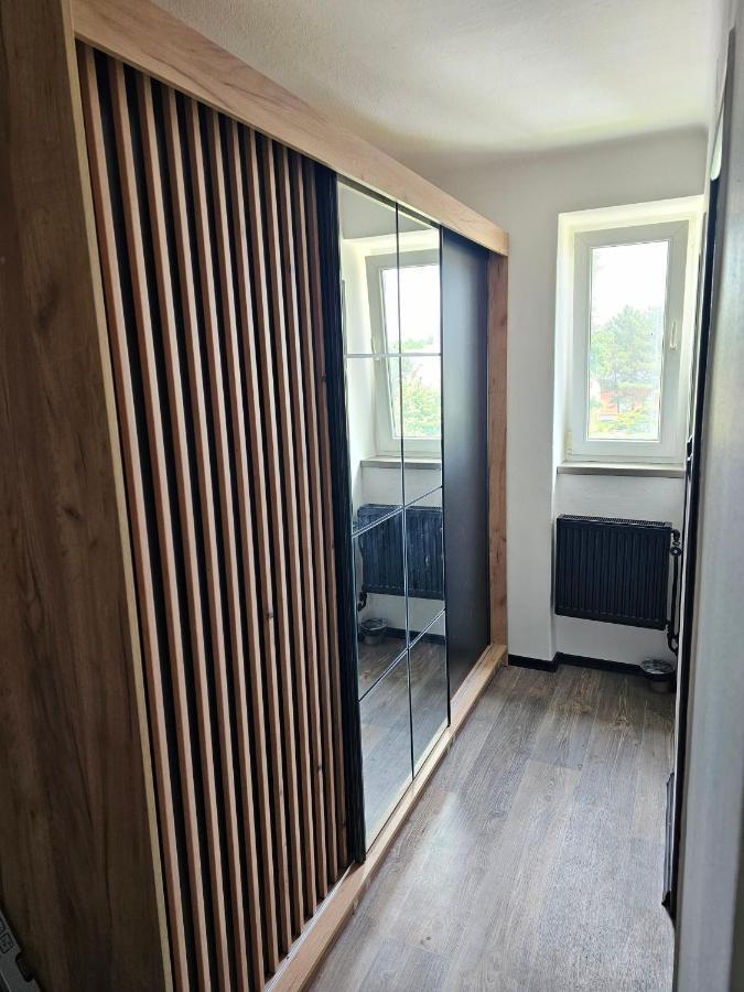Apartman Opava S Parkovanim Buitenkant foto