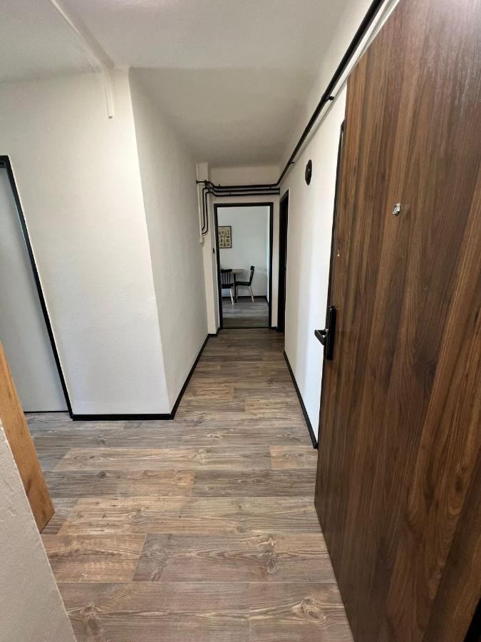 Apartman Opava S Parkovanim Buitenkant foto