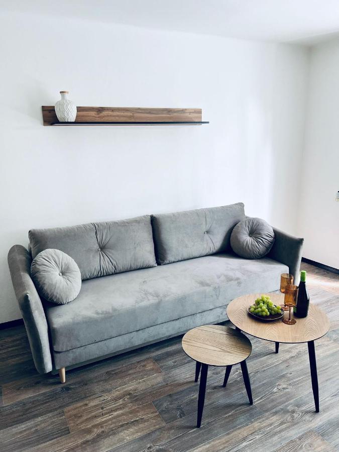 Apartman Opava S Parkovanim Buitenkant foto