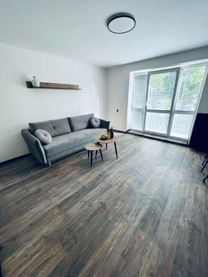 Apartman Opava S Parkovanim Buitenkant foto