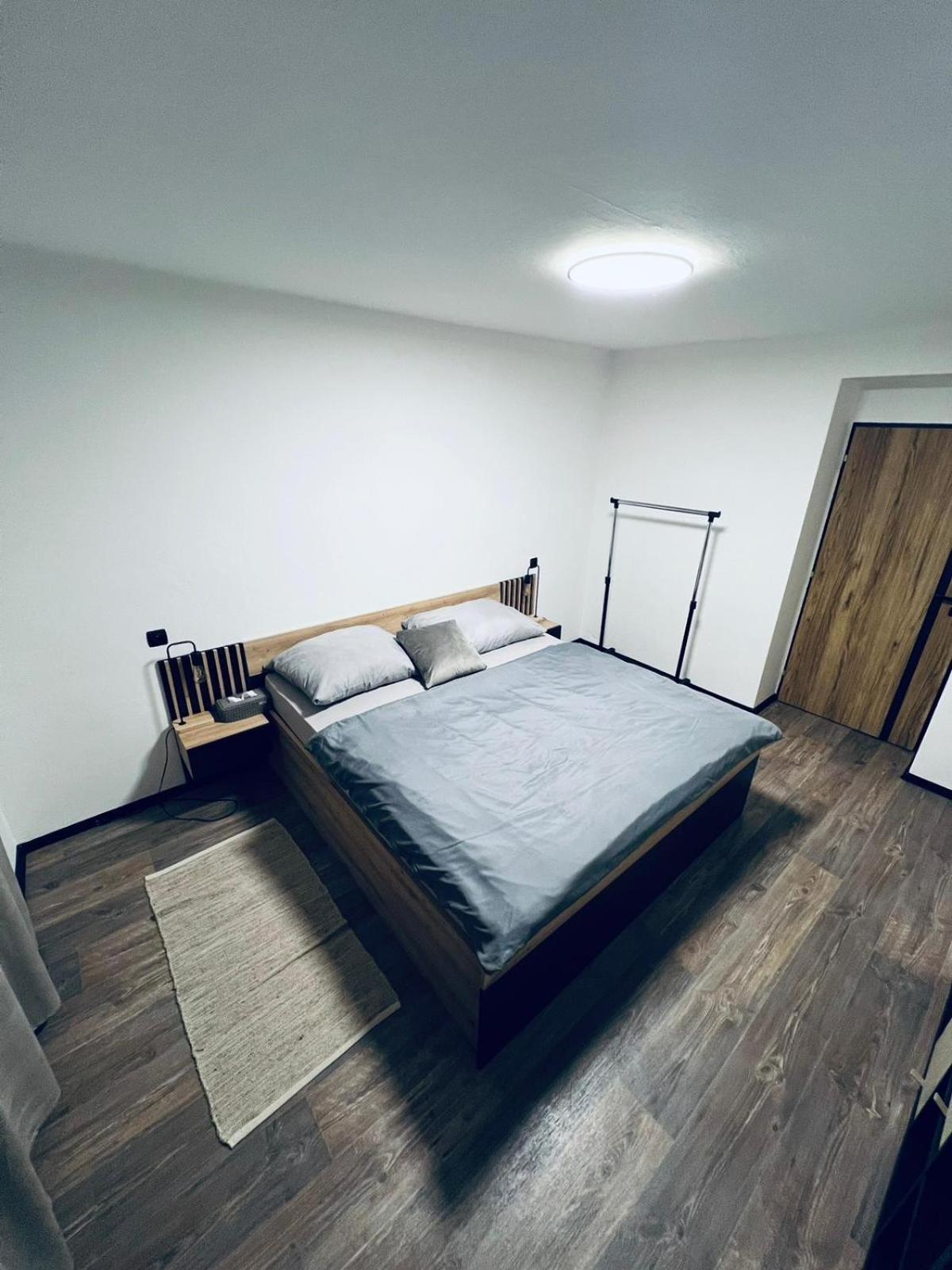 Apartman Opava S Parkovanim Buitenkant foto